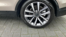 Land Rover Discovery 3.0 D300 Dynamic SE 5dr Auto Diesel Station Wagon